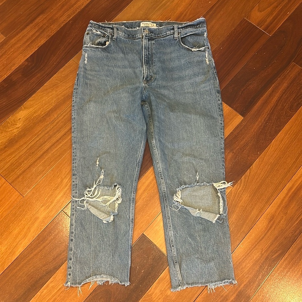 Abercrombie 90s Straight Ulta Hi-rise size 33 16